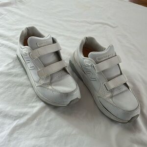 New Balance geriatric shoes, New Balance 928, women’s size 9 1/2, old lady shoes